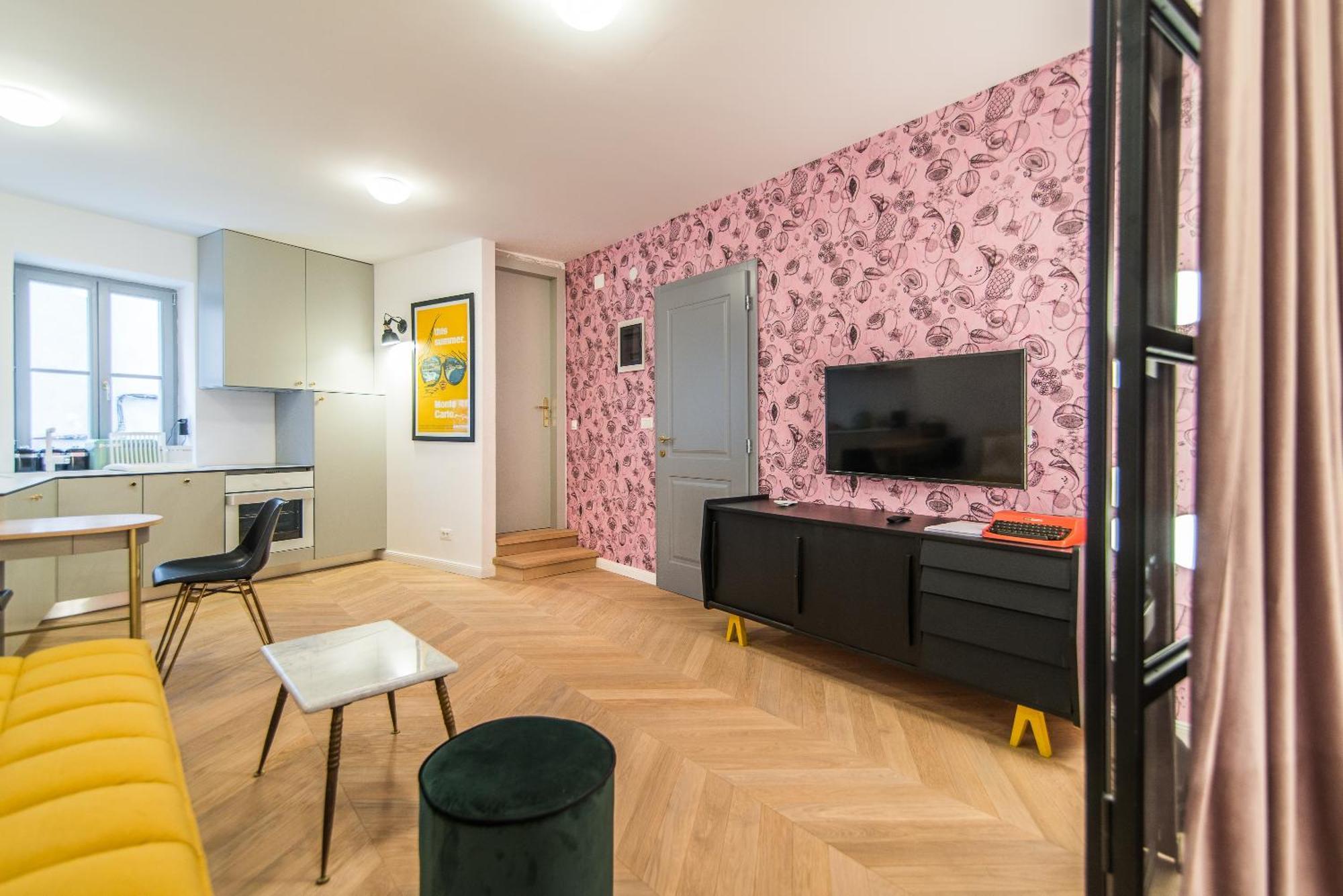ホテル The Melegran ロヴィニ 部屋 写真