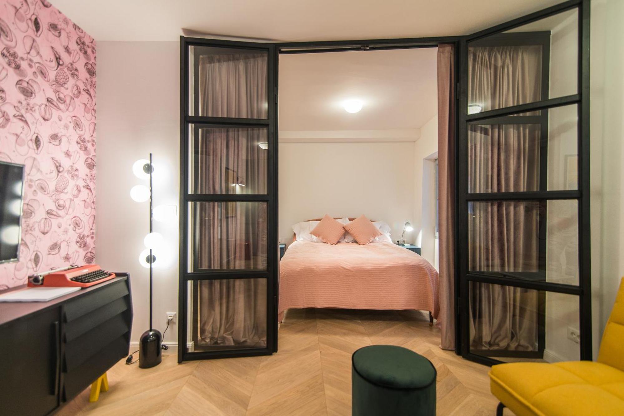 ホテル The Melegran ロヴィニ 部屋 写真