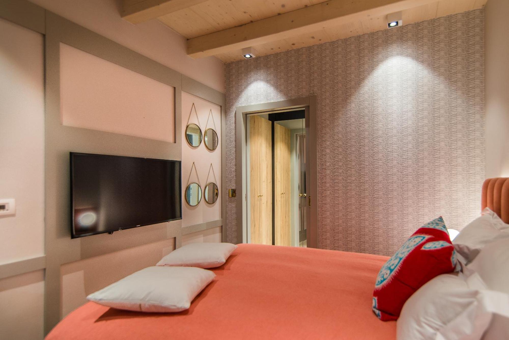 ホテル The Melegran ロヴィニ 部屋 写真